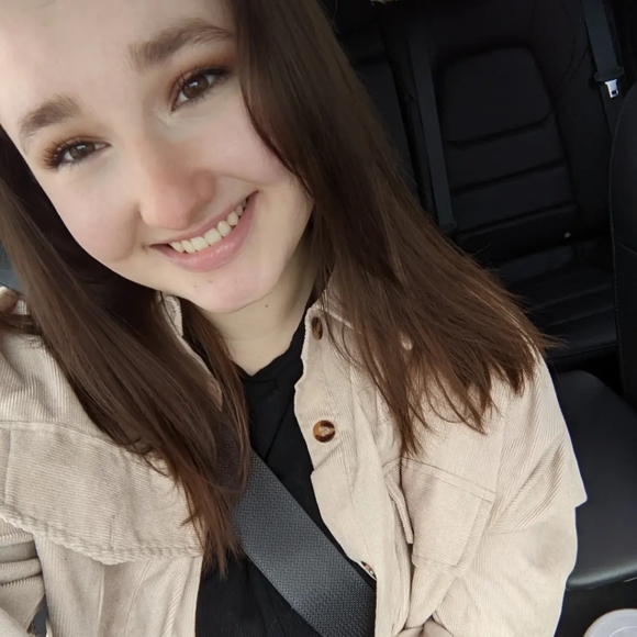 Meet your Posher, Kelsi - Picture 5 of 5